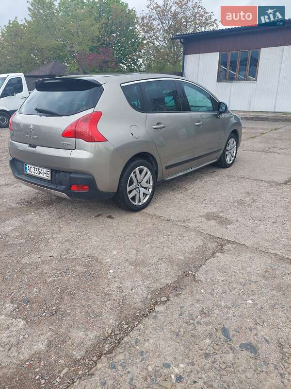 Позашляховик / Кросовер Peugeot 3008 2013 в Нововолинську