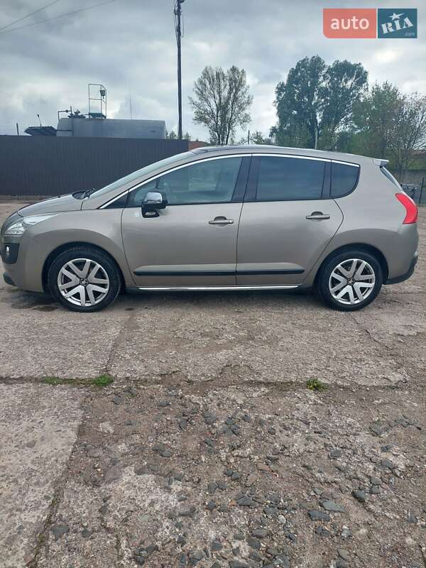 Позашляховик / Кросовер Peugeot 3008 2013 в Нововолинську