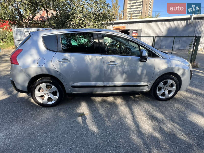 Позашляховик / Кросовер Peugeot 3008 2011 в Києві