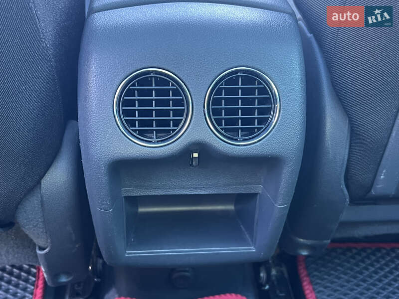 Позашляховик / Кросовер Peugeot 3008 2011 в Києві