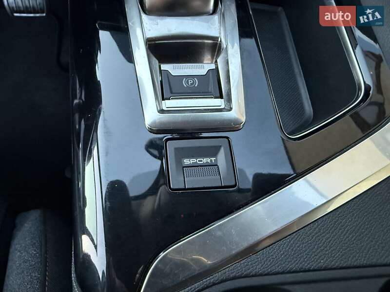 Позашляховик / Кросовер Peugeot 3008 2020 в Стрию