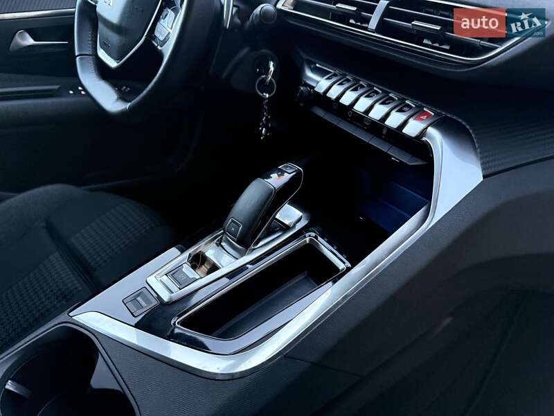 Позашляховик / Кросовер Peugeot 3008 2020 в Стрию