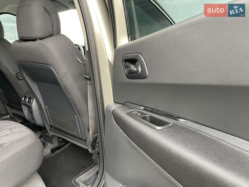 Внедорожник / Кроссовер Peugeot 3008 2011 в Житомире