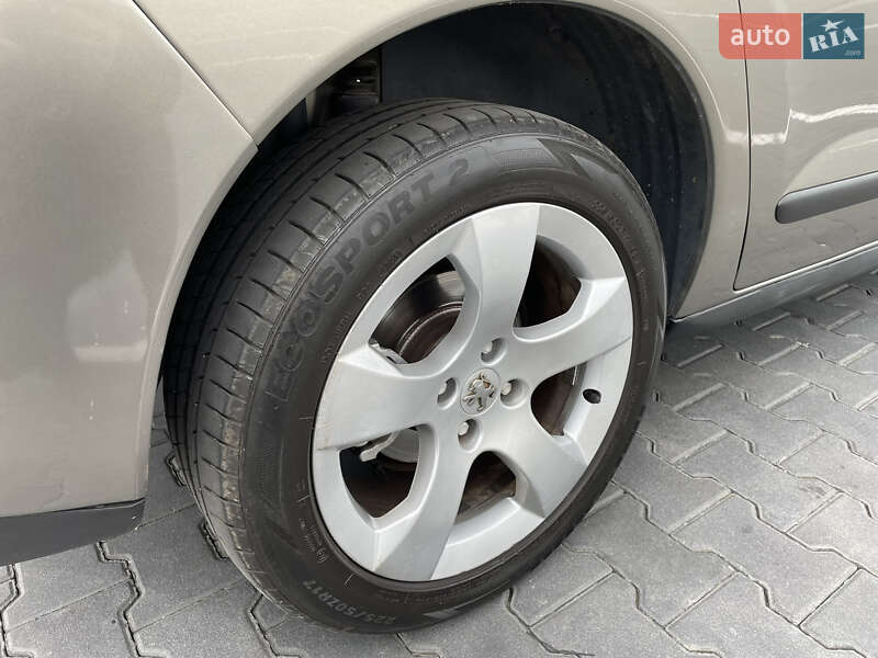 Внедорожник / Кроссовер Peugeot 3008 2011 в Житомире