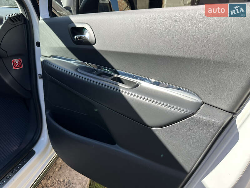 Позашляховик / Кросовер Peugeot 3008 2010 в Черкасах