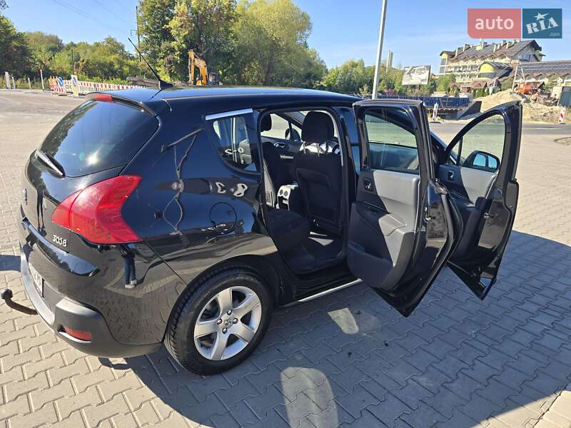 Позашляховик / Кросовер Peugeot 3008 2011 в Львові