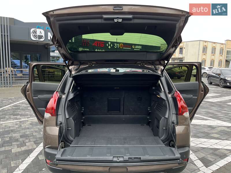 Позашляховик / Кросовер Peugeot 3008 2015 в Хмільнику