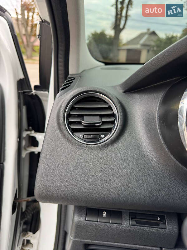 Позашляховик / Кросовер Peugeot 3008 2013 в Первомайську