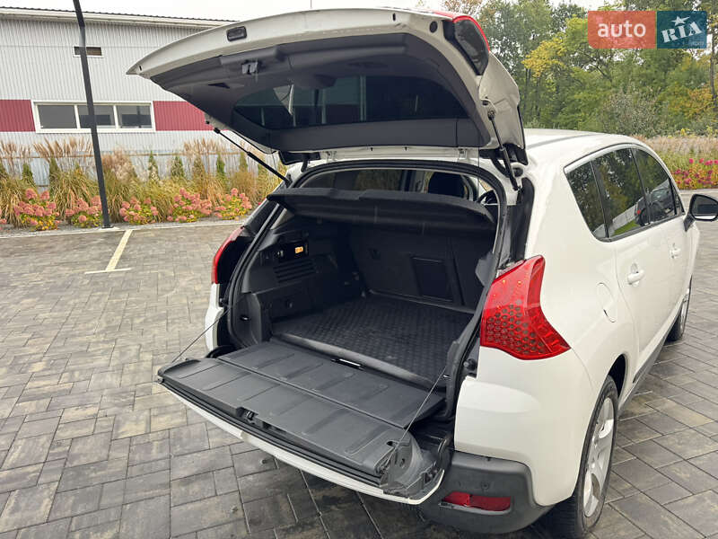Позашляховик / Кросовер Peugeot 3008 2012 в Луцьку
