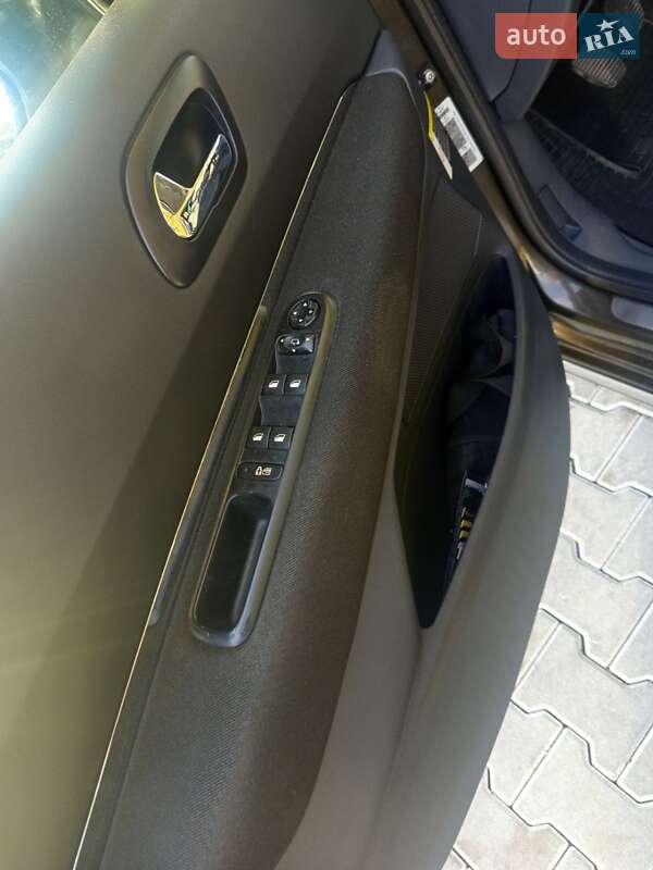 Позашляховик / Кросовер Peugeot 3008 2010 в Стрию