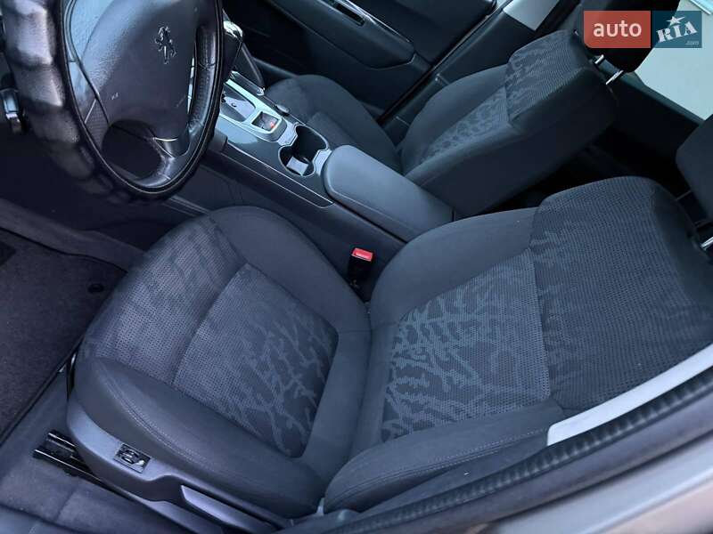 Позашляховик / Кросовер Peugeot 3008 2012 в Косові