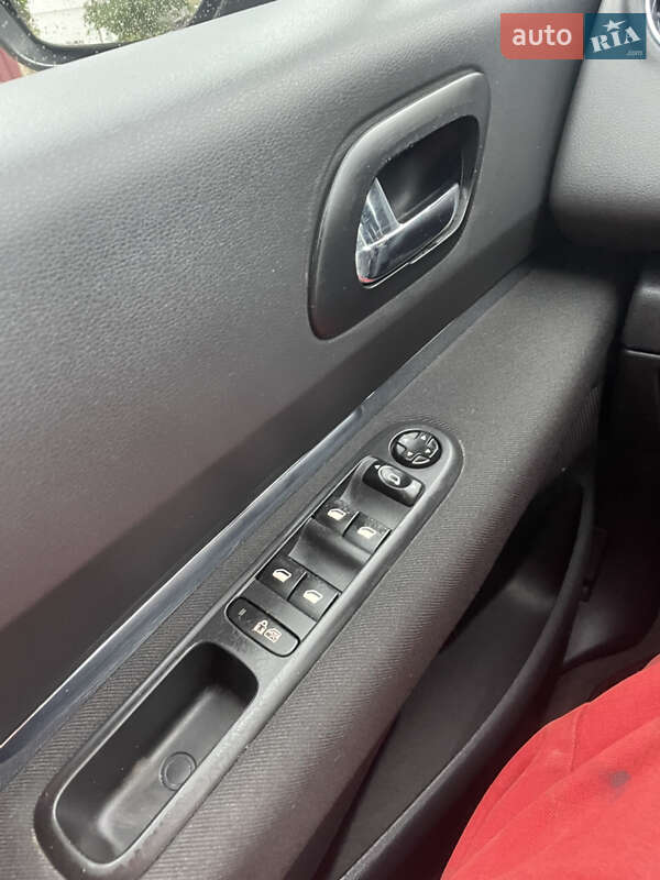 Внедорожник / Кроссовер Peugeot 3008 2011 в Почаеве фото 10 Внедорожник / Кроссовер Peugeot 3008 2011 в Почаеве