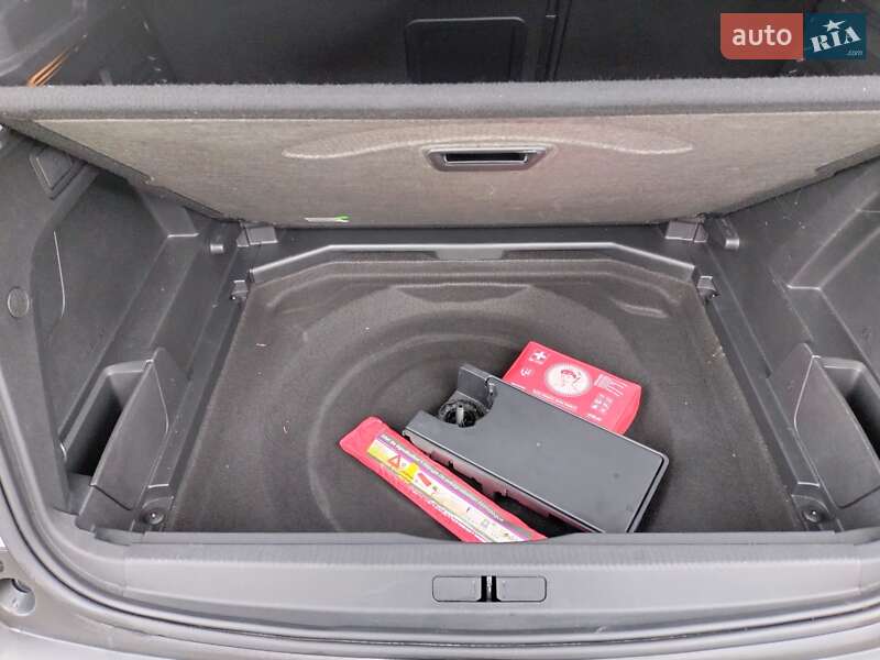 Внедорожник / Кроссовер Peugeot 3008 2020 в Киеве