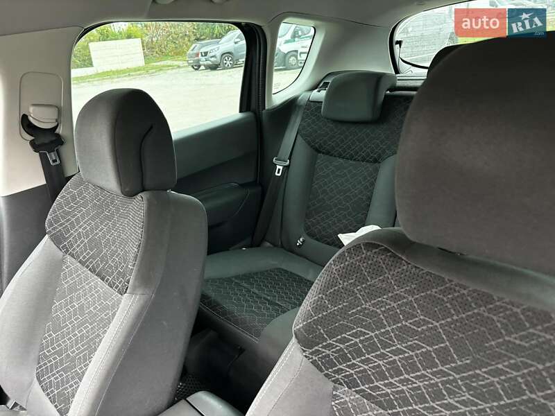 Позашляховик / Кросовер Peugeot 3008 2015 в Харкові