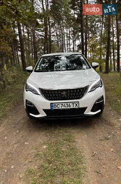 Внедорожник / Кроссовер Peugeot 3008 2019 в Новояворовске