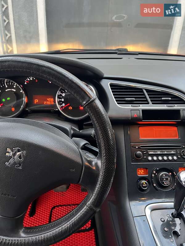 Внедорожник / Кроссовер Peugeot 3008 2010 в Джурине фото 13 Внедорожник / Кроссовер Peugeot 3008 2010 в Джурине