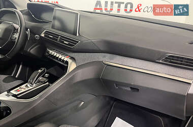 Позашляховик / Кросовер Peugeot 3008 2019 в 