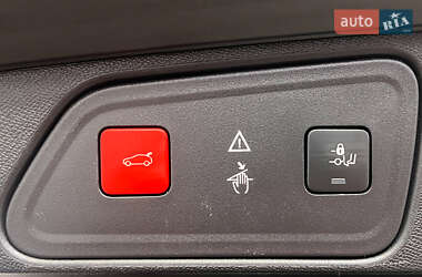 Позашляховик / Кросовер Peugeot 3008 2019 в 