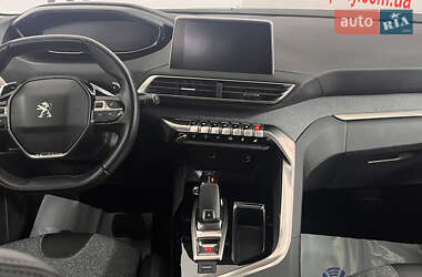 Позашляховик / Кросовер Peugeot 3008 2019 в 