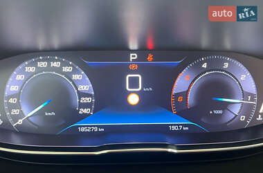 Позашляховик / Кросовер Peugeot 3008 2019 в 