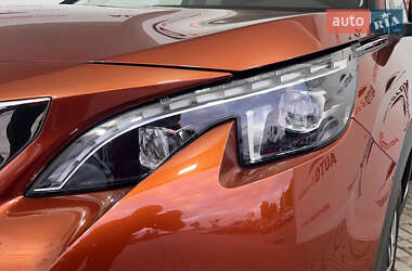 Позашляховик / Кросовер Peugeot 3008 2019 в 