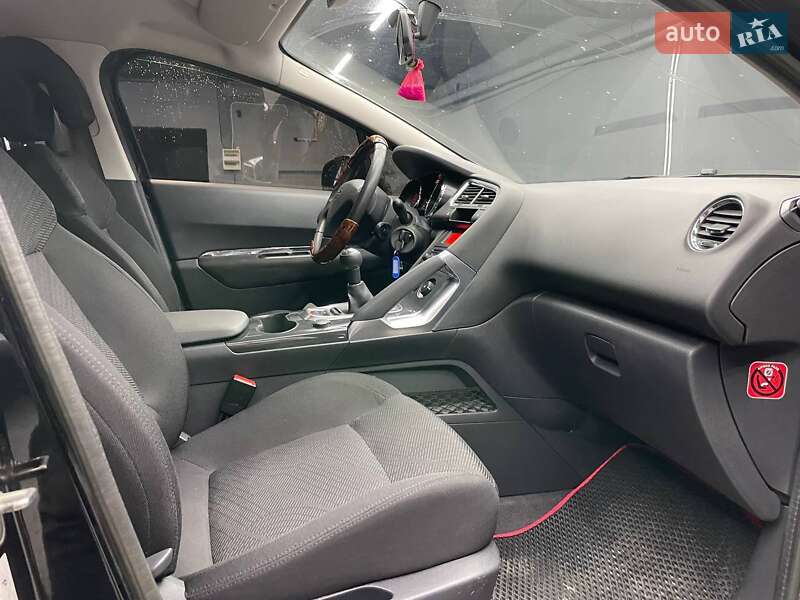 Внедорожник / Кроссовер Peugeot 3008 2011 в Черновцах