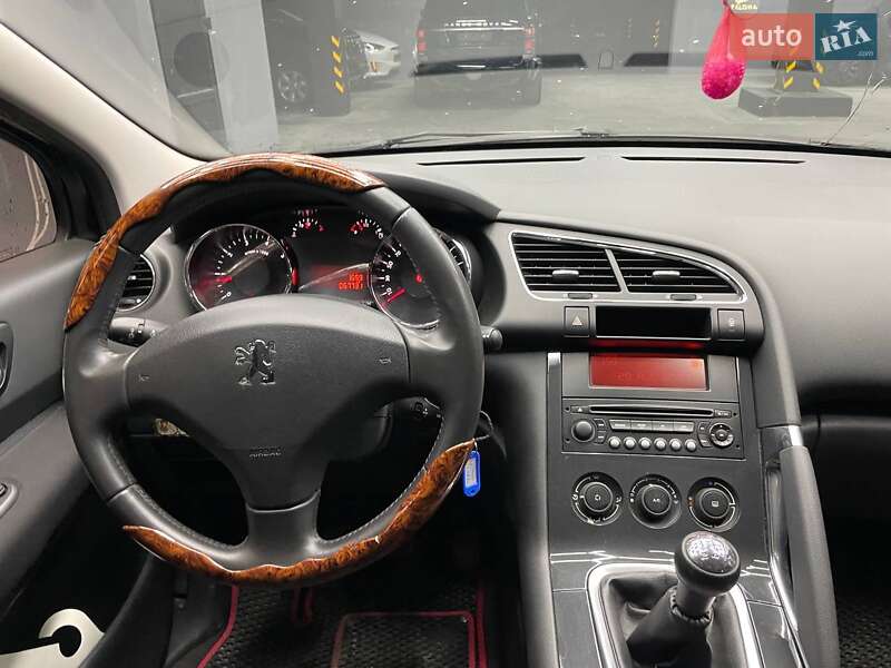 Внедорожник / Кроссовер Peugeot 3008 2011 в Черновцах