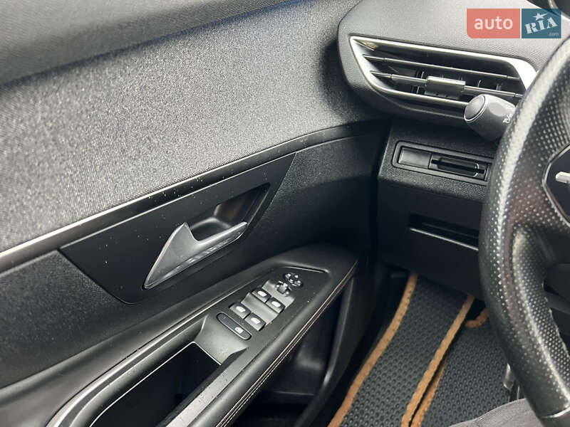 Внедорожник / Кроссовер Peugeot 3008 2018 в Львове фото 62 Внедорожник / Кроссовер Peugeot 3008 2018 в Львове