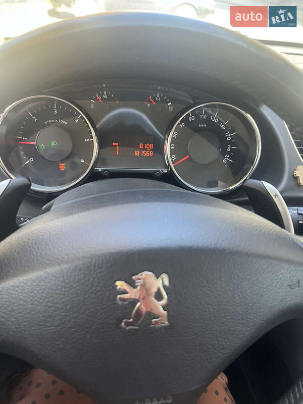 Внедорожник / Кроссовер Peugeot 3008 2011 в Луцке фото 8 Внедорожник / Кроссовер Peugeot 3008 2011 в Луцке
