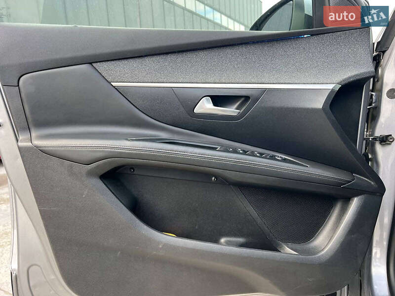 Внедорожник / Кроссовер Peugeot 3008 2017 в Львове