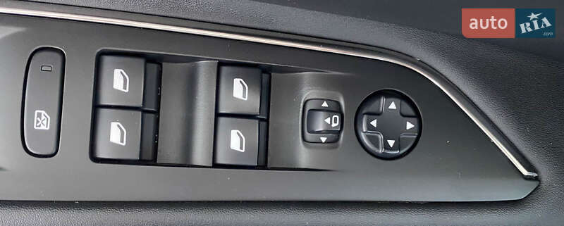 Позашляховик / Кросовер Peugeot 3008 2020 в Львові