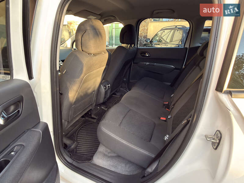 Внедорожник / Кроссовер Peugeot 3008 2015 в Ивано-Франковске