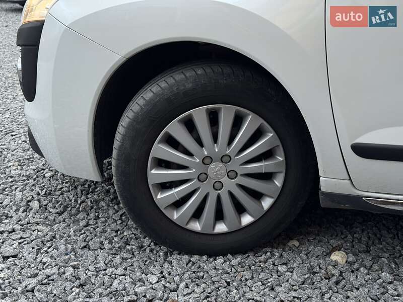 Позашляховик / Кросовер Peugeot 3008 2011 в Стрию