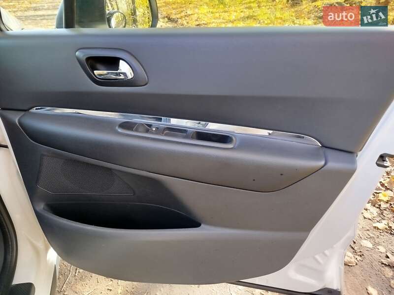 Внедорожник / Кроссовер Peugeot 3008 2011 в Черкассах фото 15 Внедорожник / Кроссовер Peugeot 3008 2011 в Черкассах