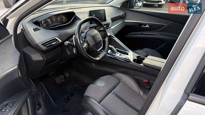 Внедорожник / Кроссовер Peugeot 3008 2018 в Киеве