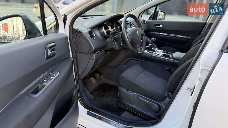 Внедорожник / Кроссовер Peugeot 3008 2010 в Ивано-Франковске