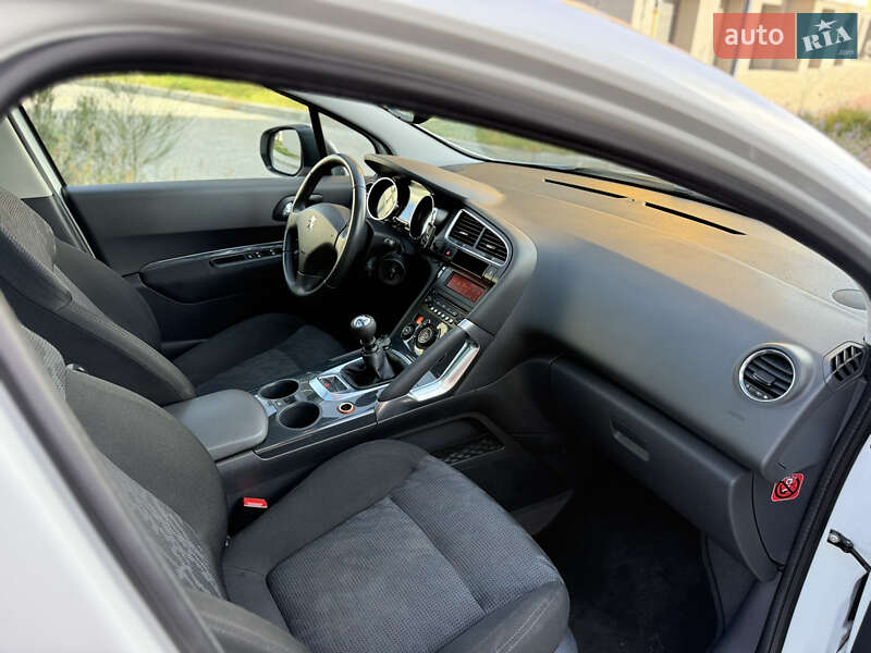 Внедорожник / Кроссовер Peugeot 3008 2010 в Ивано-Франковске