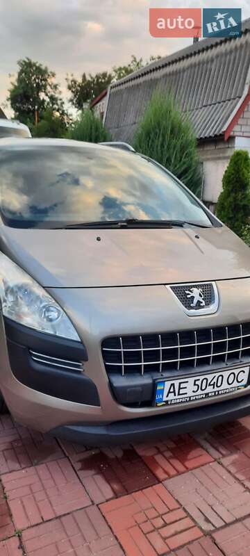Peugeot 3008 2011
