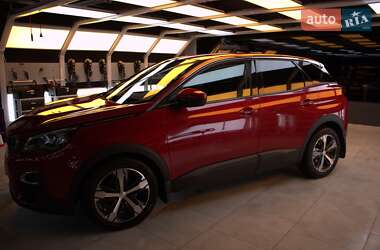 Внедорожник / Кроссовер Peugeot 3008 2019 в Киеве