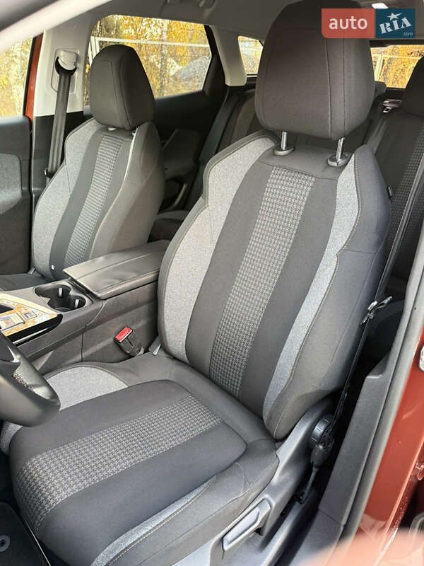 Внедорожник / Кроссовер Peugeot 3008 2017 в Самборе фото 25 Внедорожник / Кроссовер Peugeot 3008 2017 в Самборе