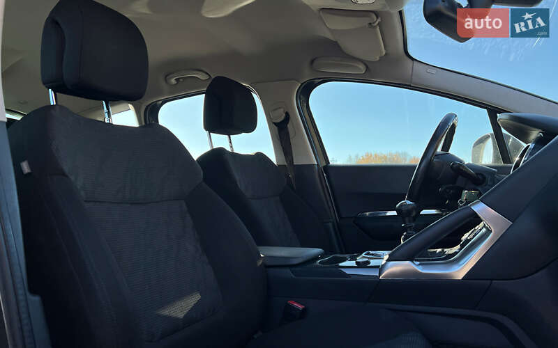 Внедорожник / Кроссовер Peugeot 3008 2010 в Львове фото 14 Внедорожник / Кроссовер Peugeot 3008 2010 в Львове