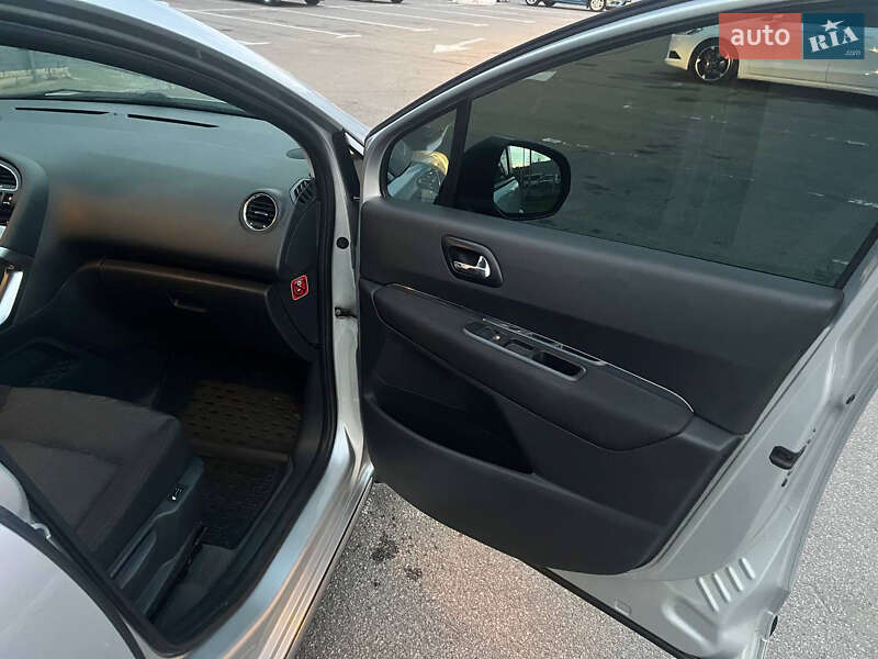 Внедорожник / Кроссовер Peugeot 3008 2011 в Харькове