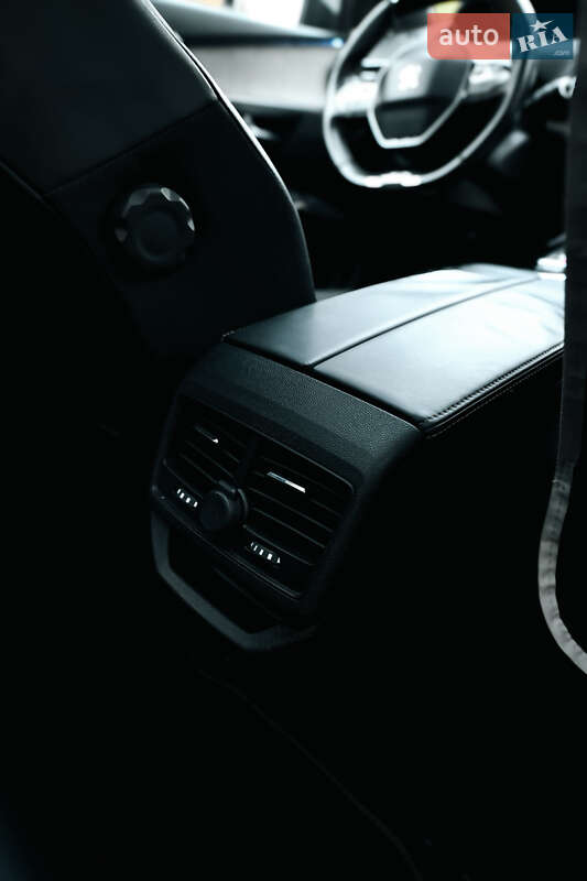 Позашляховик / Кросовер Peugeot 3008 2017 в Львові