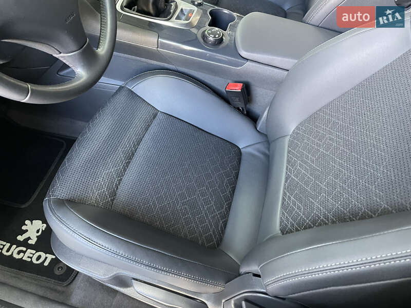 Внедорожник / Кроссовер Peugeot 3008 2014 в Стрые