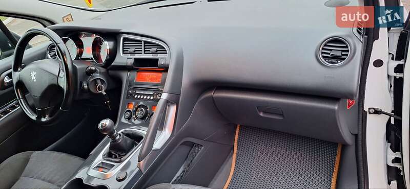 Внедорожник / Кроссовер Peugeot 3008 2012 в Новоархангельске