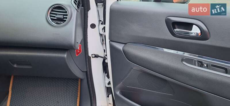 Внедорожник / Кроссовер Peugeot 3008 2012 в Новоархангельске