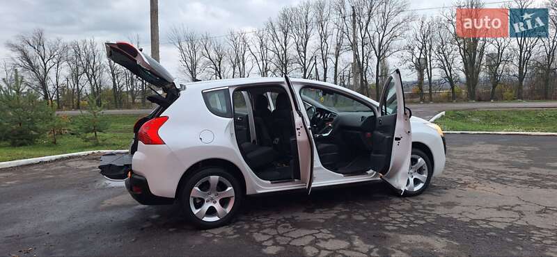 Внедорожник / Кроссовер Peugeot 3008 2012 в Новоархангельске