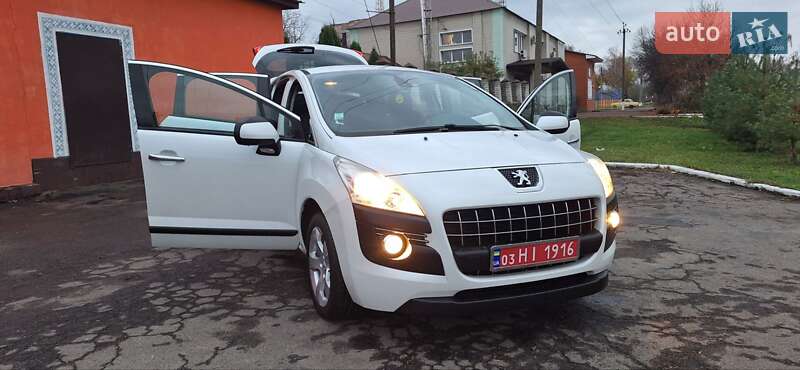 Внедорожник / Кроссовер Peugeot 3008 2012 в Новоархангельске