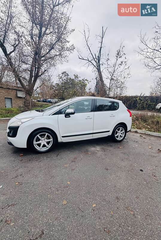 Внедорожник / Кроссовер Peugeot 3008 2011 в Киеве фото 3 Внедорожник / Кроссовер Peugeot 3008 2011 в Киеве
