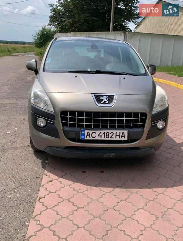 Позашляховик / Кросовер Peugeot 3008 2012 в Рожище